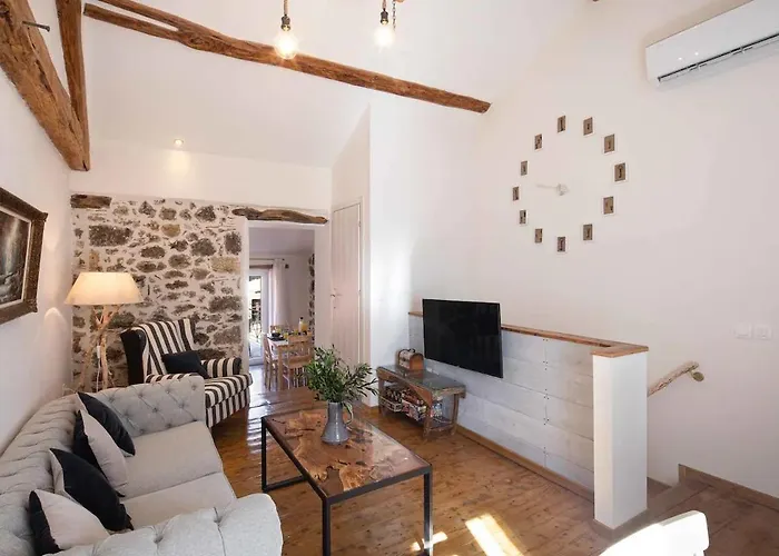 Alia House