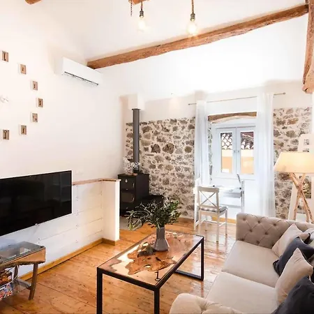 Alia House Дом отдыха Doukades