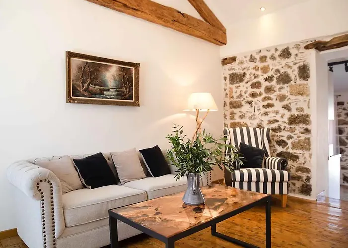 Alia House 度假居 *