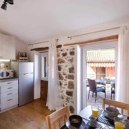Alia House Tatil Evi *